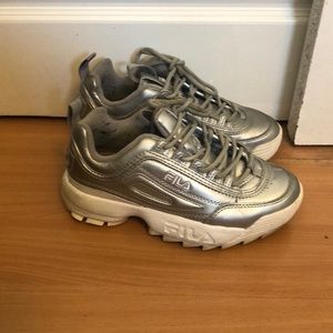 FILA silver leather Distributors gym shoes